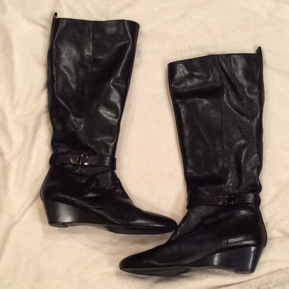 bandolino wedge boots